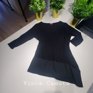 VINCE CAMUTO Joli haut asymétrique avec insertion de voilage au bas